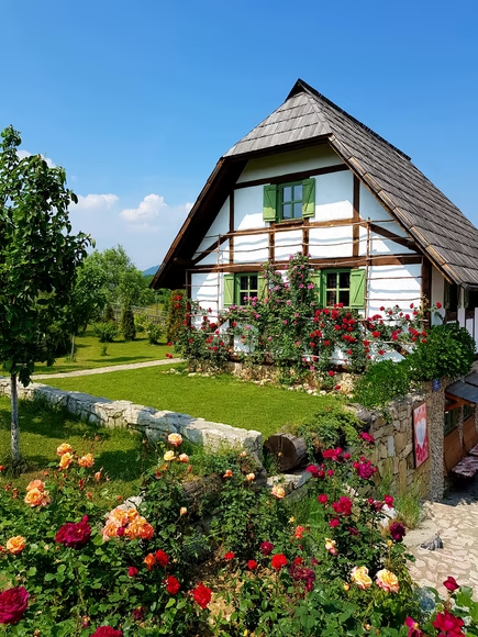 Cottage w/ Rose Gardens